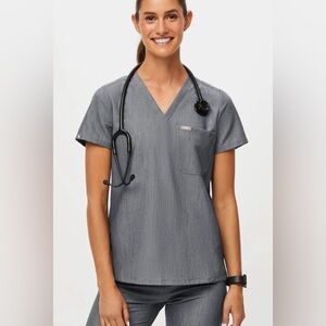 FIGS Catarina Graphite One-pocket Scrub Top -   Medium